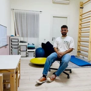 אדם מרפא בעיסוק אדם מרפא בעיסוק